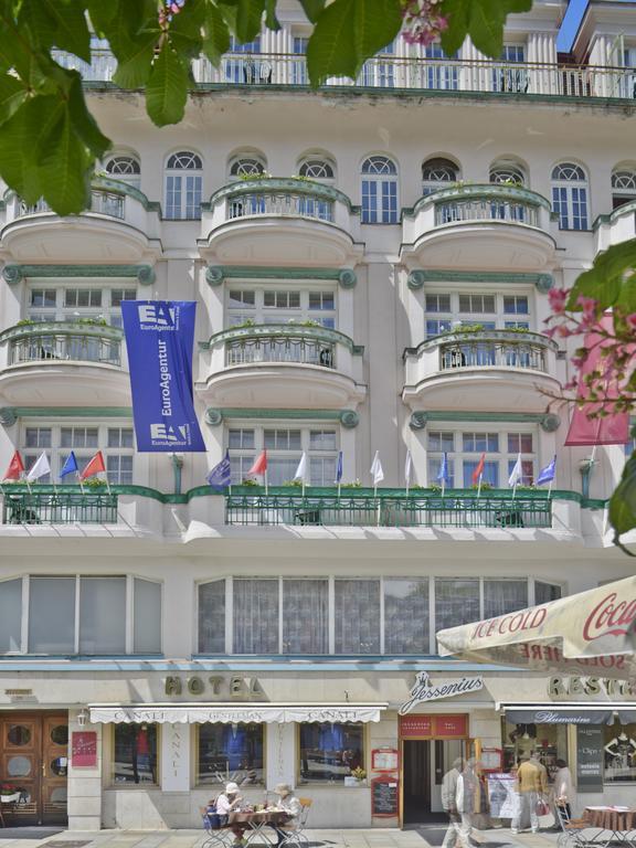 Ea Hotel Jessenius การ์โลวีวารี ภายนอก รูปภาพ